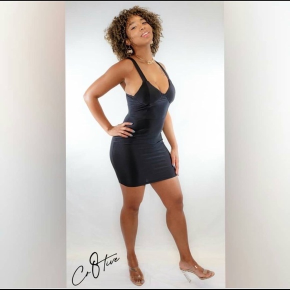 Womens dresses/sets - Picture 3 of 6